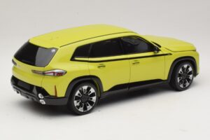 BMW XM G09 Keltainen Minichamps 1:18 110023302 Metalli — kuva 3 / 8