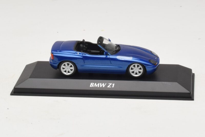 BMW Z1 E30 Sininen Metallic Maxichamps 1:43 940020101 Metalli