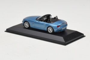 BMW Z4 E85 Vaaleansininen Metallic Korvaava Pakkaus Minichamps 1:43 80420144054-R1 Metalli — kuva 3 / 5