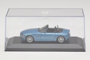 BMW Z4 E85 Vaaleansininen Metallic Korvaava Pakkaus Minichamps 1:43 80420144054-R1 Metalli — kuva 4 / 5