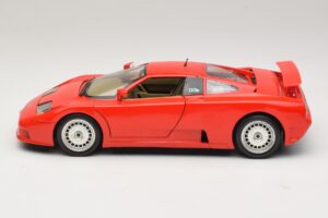 Bugatti EB110 Punainen Bburago 1:18 3055-P1 Metalli — kuva 4 / 8