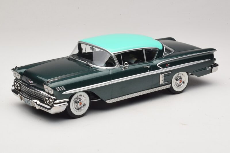 Chevrolet Bel Air Impala Coupe Tummanvihreä Metallinen & Vihreä KK-Scale 1:18 KKDC181594 Metalli