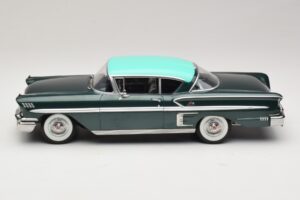 Chevrolet Bel Air Impala Coupe Tummanvihreä Metallinen & Vihreä KK-Scale 1:18 KKDC181594 Metalli — kuva 3 / 6