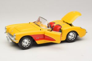 Chevrolet Corvette C1 Avoauto Keltainen Punainen Bburago 1:18 3034-M2 Metalli — kuva 2 / 8