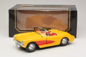 Chevrolet Corvette C1 Avoauto Keltainen Punainen Bburago 1:18 3034-M2 Metalli — kuva 8 / 8