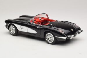 Chevrolet Corvette C1 Tuxedo Black AUTOart 1:18 71142 Metalli — kuva 7 / 8