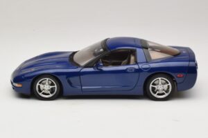 Chevrolet Corvette C5 Commemorative Edition Sininen AUTOart 1:18 71157 Metalli — kuva 5 / 9