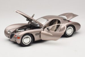 Chrysler Atlantic Beige Guiloy 1:18 68570 Metalli — kuva 2 / 8