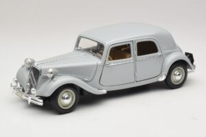 Citroen 15CV Six Harmaa Maisto 1:18 31837 Metalli