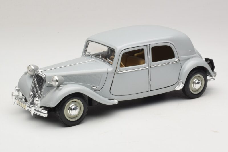 Citroen 15CV Six Harmaa Maisto 1:18 31837 Metalli