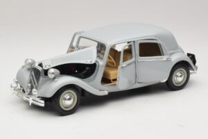Citroen 15CV Six Harmaa Maisto 1:18 31837 Metalli — kuva 2 / 8