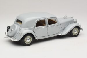 Citroen 15CV Six Harmaa Maisto 1:18 31837 Metalli — kuva 3 / 8