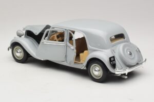 Citroen 15CV Six Harmaa Maisto 1:18 31837 Metalli — kuva 5 / 8