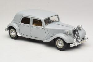 Citroen 15CV Six Harmaa Maisto 1:18 31837 Metalli — kuva 6 / 8