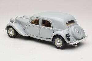 Citroen 15CV Six Harmaa Maisto 1:18 31837 Metalli — kuva 7 / 8