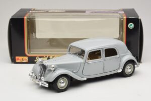 Citroen 15CV Six Harmaa Maisto 1:18 31837 Metalli — kuva 8 / 8