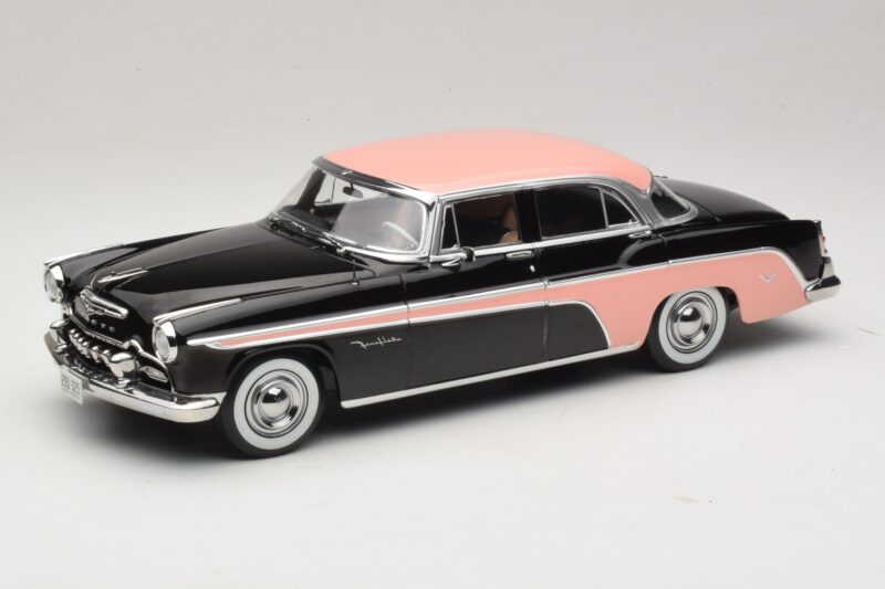 DeSoto Fireflite Sedan Musta & Pinkki KK-Scale 1:18 KKDC181542 Metalli