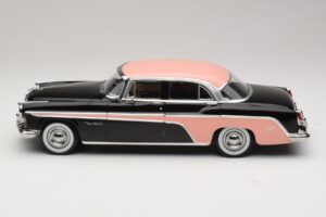 DeSoto Fireflite Sedan Musta & Pinkki KK-Scale 1:18 KKDC181542 Metalli — kuva 3 / 6