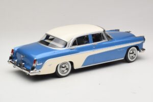 DeSoto Fireflite Sedan Sininen Metallinen & Kermanvärinen KK-Scale 1:18 KKDC181544 Metalli — kuva 2 / 6
