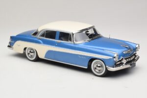 DeSoto Fireflite Sedan Sininen Metallinen & Kermanvärinen KK-Scale 1:18 KKDC181544 Metalli — kuva 4 / 6