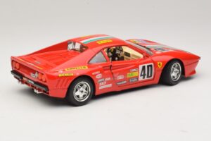 Ferrari 288 GTO #40 Punainen Bburago 1:18 3027-P4 Metalli — kuva 3 / 8