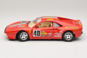 Ferrari 288 GTO #40 Punainen Bburago 1:18 3027-P4 Metalli — kuva 4 / 8