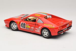 Ferrari 288 GTO #40 Punainen Bburago 1:18 3027-P4 Metalli — kuva 7 / 8