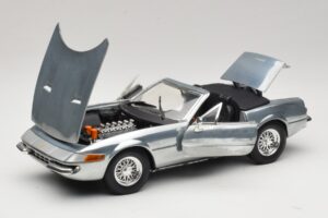 Ferrari 365 GTS Chrome Silver Hot Wheels 1:18 25738 Metalli — kuva 2 / 8