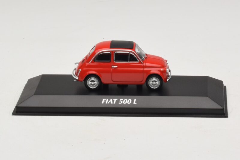 Fiat 500 L Punainen Maxichamps 1:43 Fiat 500 L Punainen Maxichamps 1:43 940121600 Metalli