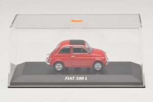 Fiat 500 L Punainen Maxichamps 1:43 940121600 Metalli — kuva 4 / 5