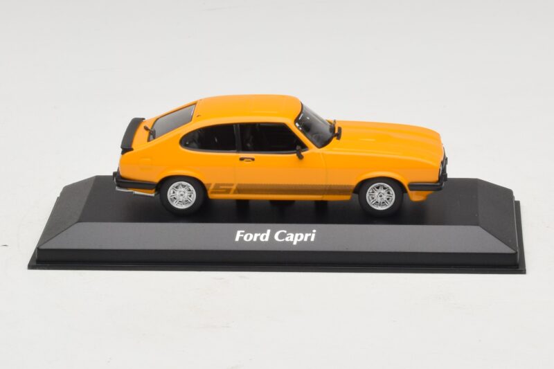 Ford Capri III Oranssi Maxichamps 1:43 940082221 Metalli