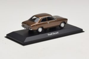 Ford Escort Mk1 Ruskea Metallic Maxichamps 1:43 940081000 Metalli — kuva 2 / 5