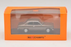 Ford Escort Mk1 Ruskea Metallic Maxichamps 1:43 940081000 Metalli — kuva 5 / 5