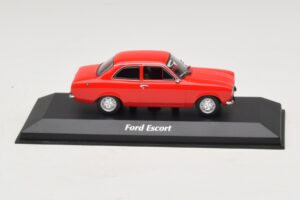 Ford Escort Mk1 Punainen Maxichamps 1:43 Ford Escort Mk1 Punainen Maxichamps 1:43 940081001 Metalli