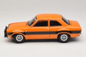 Ford Escort Mk1 RS1600 AVO Oranssi Mustilla Raidoilla Minichamps 1:18 100688104 Metalli — kuva 4 / 8