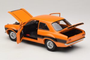 Ford Escort Mk1 RS1600 AVO Oranssi Mustilla Raidoilla Minichamps 1:18 100688104 Metalli — kuva 5 / 8