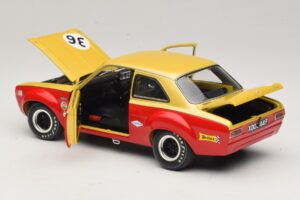 Ford Escort Mk1 TC #36 F. Gardner / D. Glemser Grand Prix der Tourenwagen 1968 Minichamps 1:18 100688136 Metalli — kuva 5 / 8