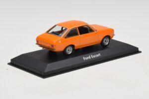 Ford Escort Mk2 Oranssi Maxichamps 1:43 940084101 Metalli — kuva 2 / 5