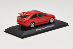 Ford Escort RS Cosworth Punainen Maxichamps 1:43 940082100 Metalli — kuva 2 / 5