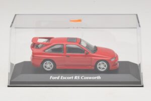 Ford Escort RS Cosworth Punainen Maxichamps 1:43 940082100 Metalli — kuva 4 / 5