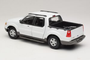 Ford Explorer Sport Trac Valkoinen Maisto 1:18 36891 Metalli — kuva 7 / 8