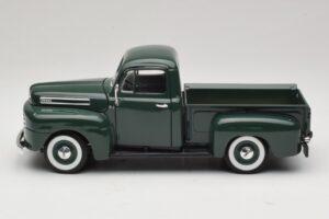 Ford F-1 Vihreä Road Legends 1:18 92218 Metalli — kuva 4 / 8