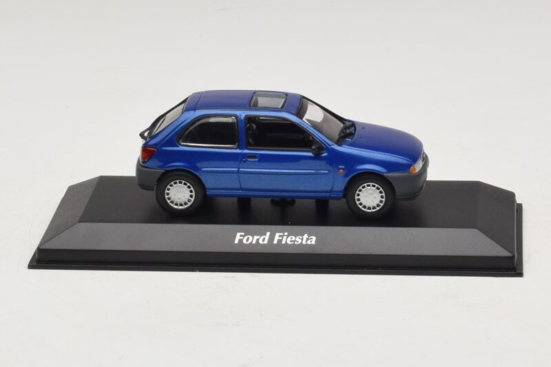 Ford Fiesta Mk4 Sininen Metallic Maxichamps 1:43 940085061 Metalli