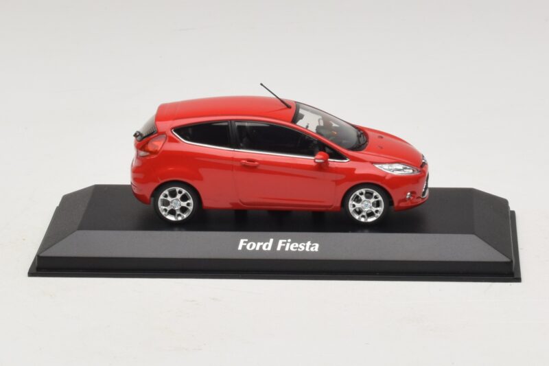 Ford Fiesta Mk7 Punainen Maxichamps 1:43 940088000 Metalli