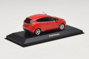 Ford Fiesta Mk7 Punainen Maxichamps 1:43 940088000 Metalli — kuva 2 / 5