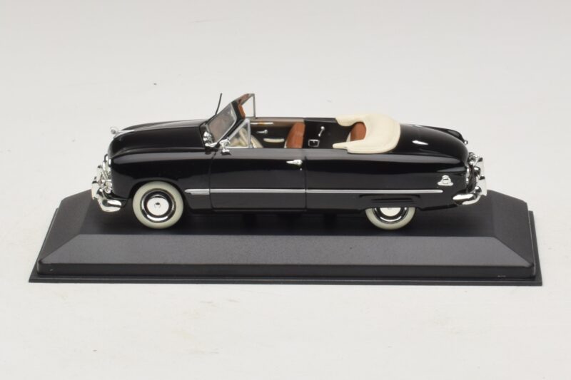 Ford FL Avoauto Musta Minichamps 1:43 400082231 Metalli