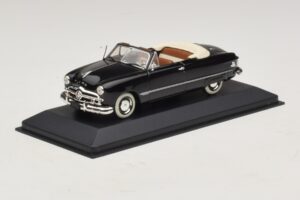 Ford FL Avoauto Musta Minichamps 1:43 400082231 Metalli — kuva 2 / 5