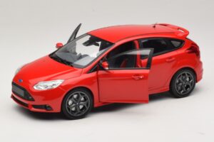 Ford Focus ST Mk2 Punainen Minichamps 1:18 110082002 Metalli — kuva 2 / 8