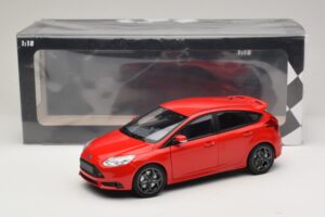 Ford Focus ST Mk2 Punainen Minichamps 1:18 110082002 Metalli — kuva 8 / 8