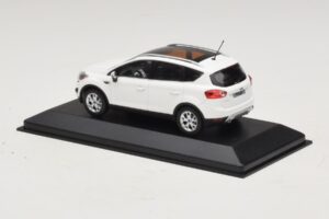 Ford Kuga Mk1 Valkoinen Jälleenmyyjäversio Minichamps 1:43 KUGA002 Metalli — kuva 3 / 5